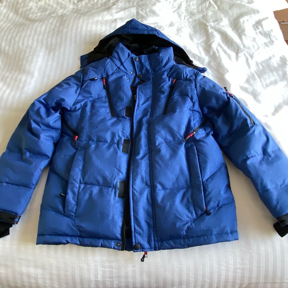 BRAND NEW FKOW Duck Down Parka.
Internet size error, never worn. Men’s Small.